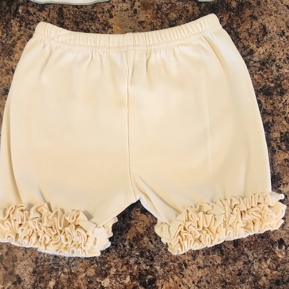 Short set - Picture 3 of 4